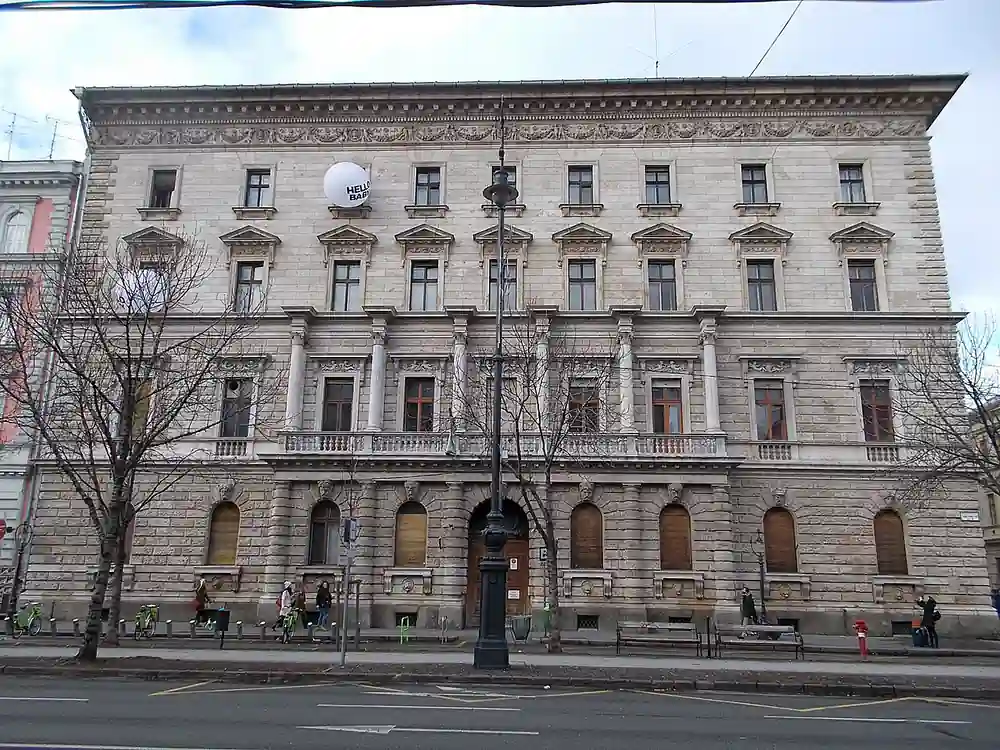 A Haggenmacher-palota neoreneszánsz homlokzata az Andrássy úton
